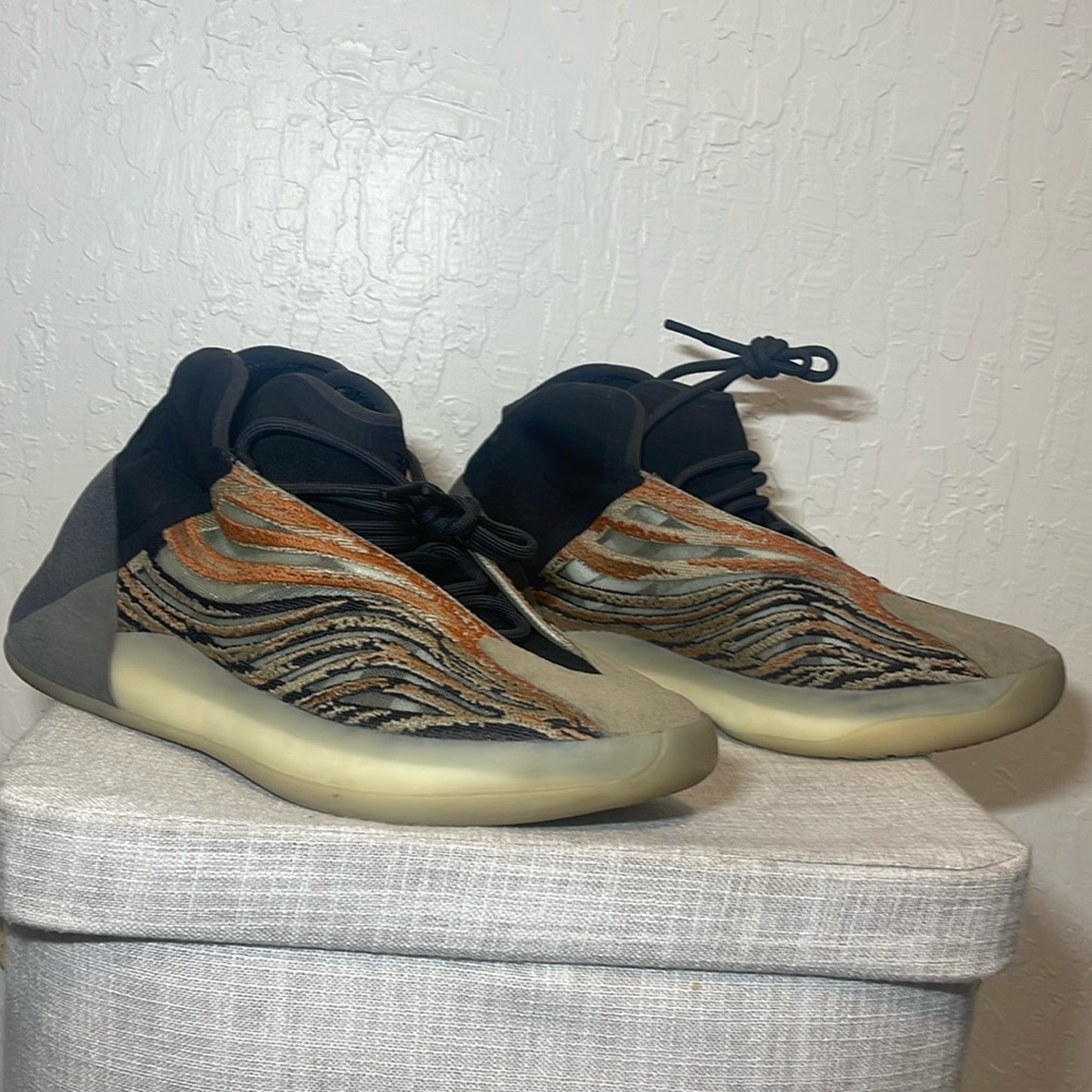 Yeezy Quantum Flash Orange -USED -Good Condition -No Box